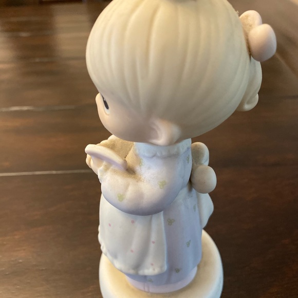 Precious Moments - The Good Lord Always Delivers - Picture 3 of 4